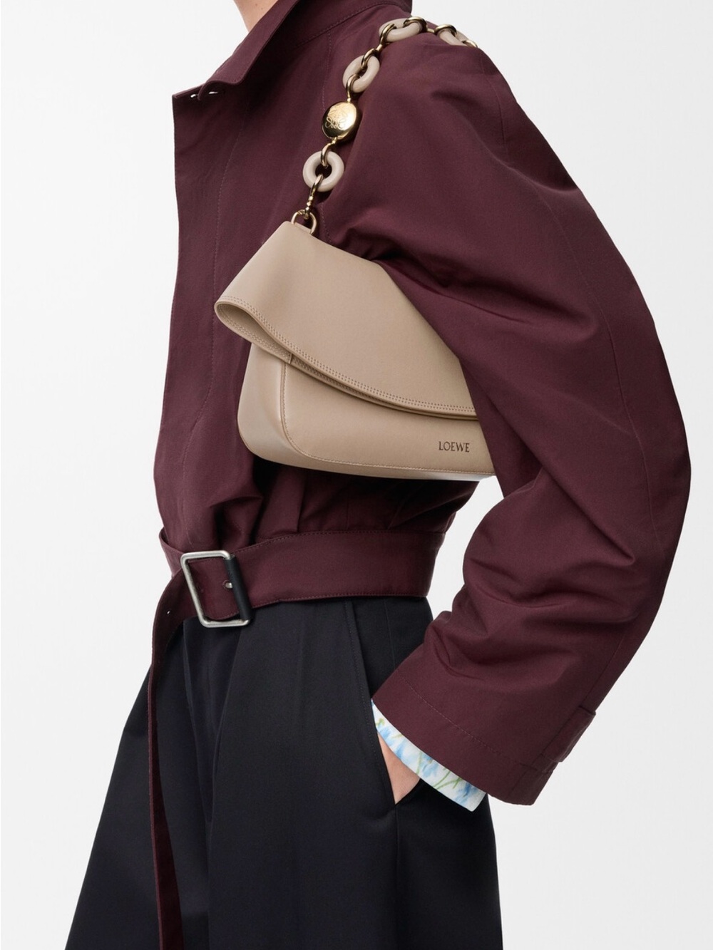 Loewe Medium Ola bag in smooth calfskin - Picture 12 of 13